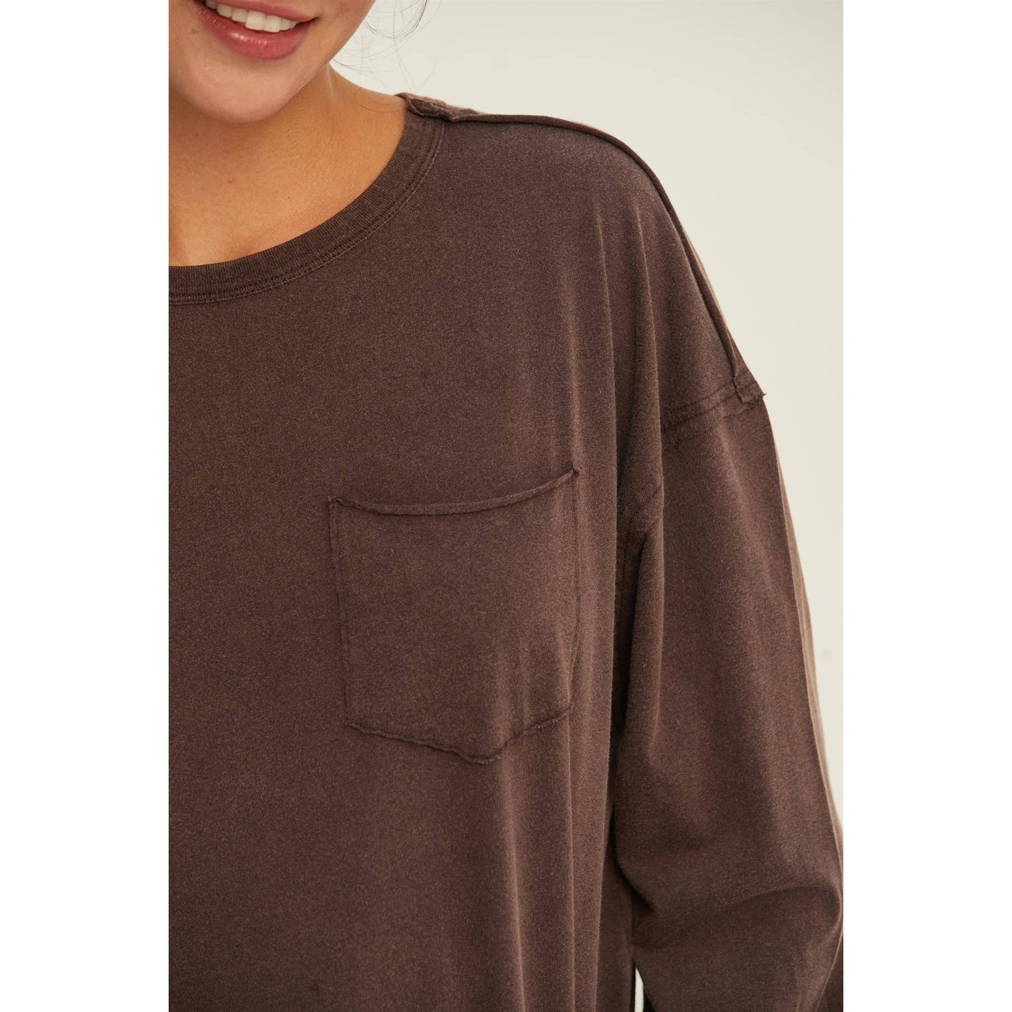 OVERSIZED WASHED LONG SLEEVE POCKET TEE